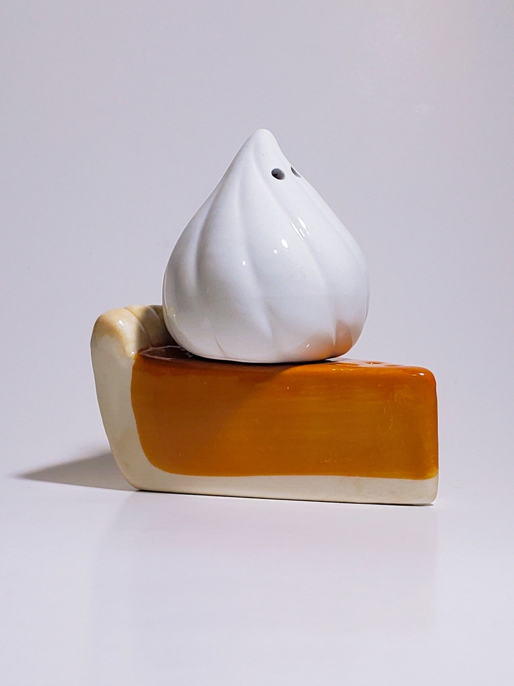 Holiday Pumpkin Pie Themed with Whipped-Topping Salt & Pepper Shaker Set NWOT